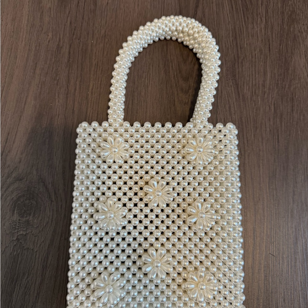 Elegant Pearl Beaded Handbag